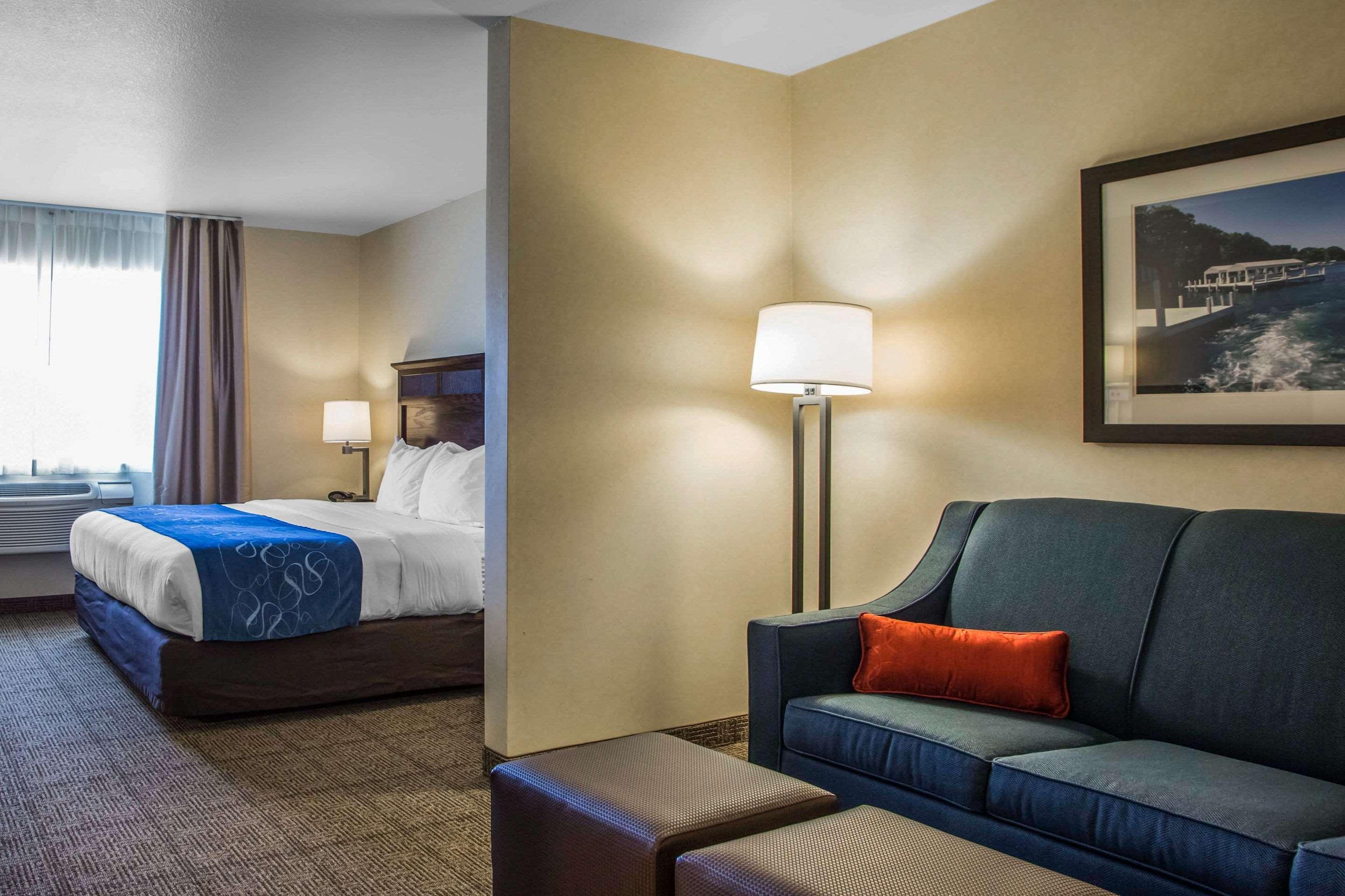Comfort Suites Lake Geneva East Экстерьер фото
