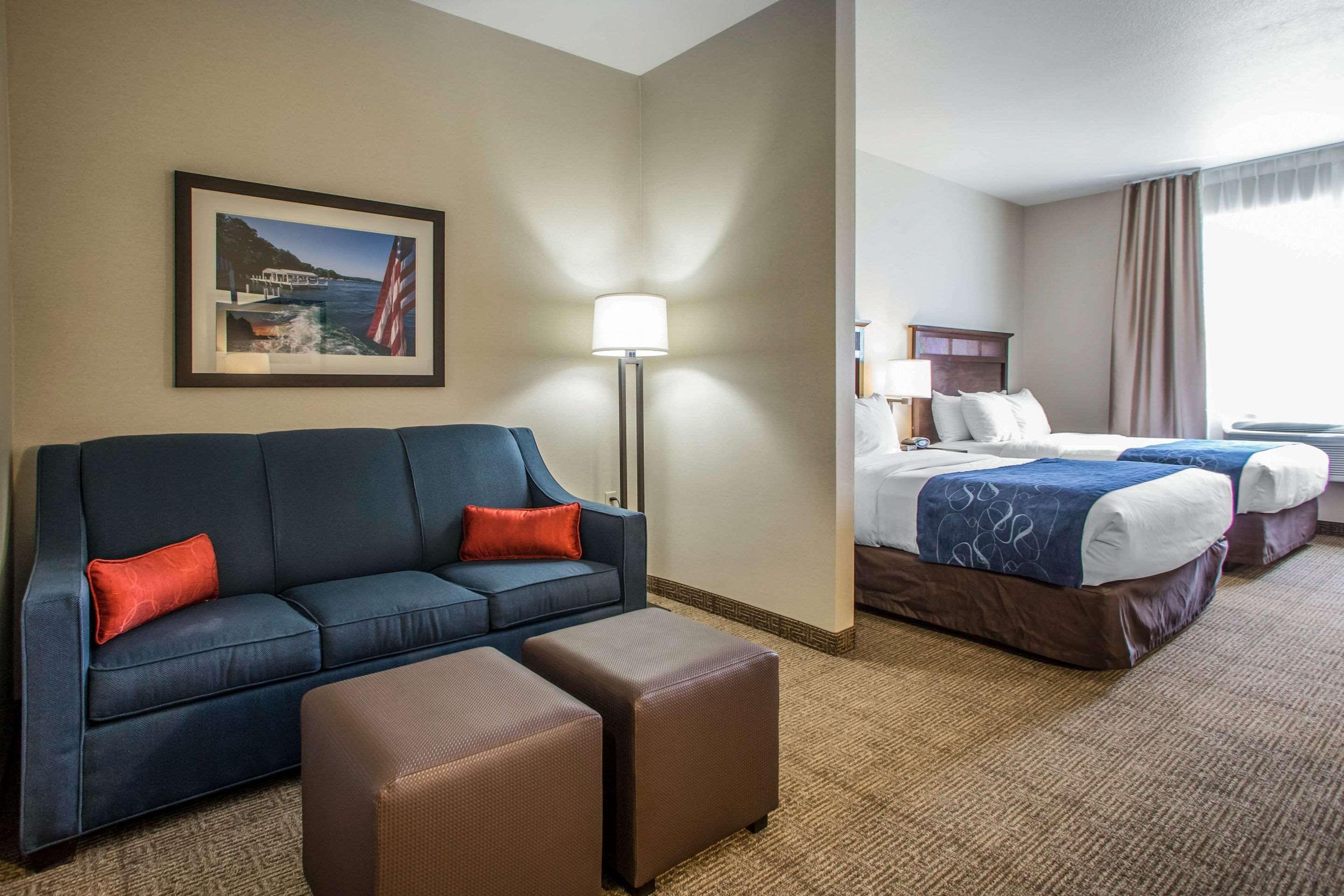 Comfort Suites Lake Geneva East Экстерьер фото