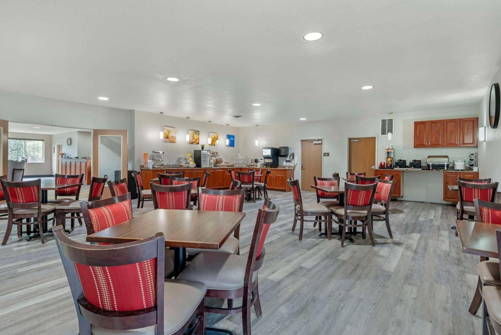 Comfort Suites Lake Geneva East Экстерьер фото