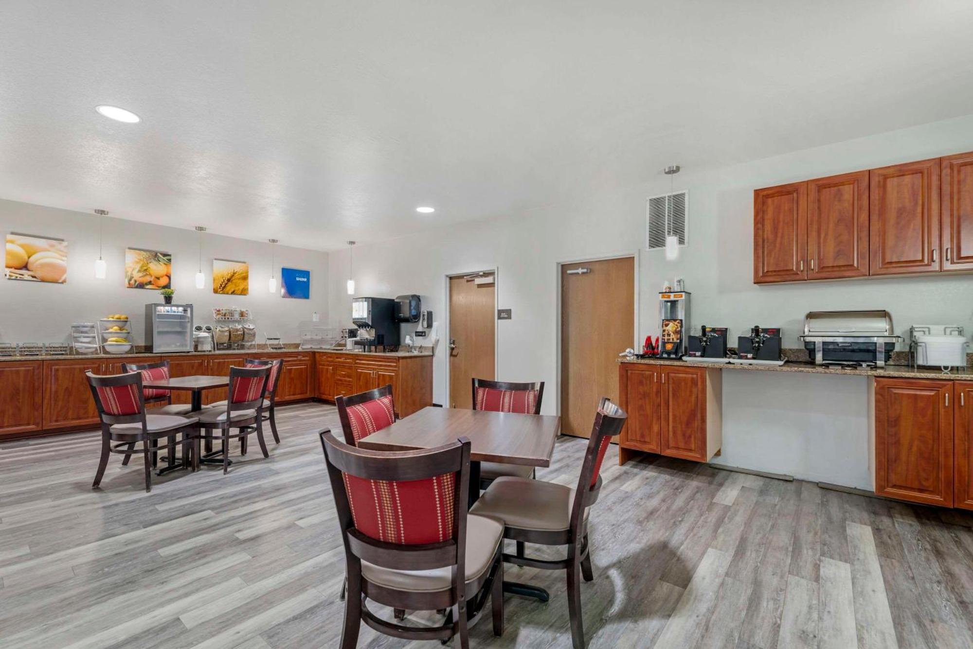 Comfort Suites Lake Geneva East Экстерьер фото