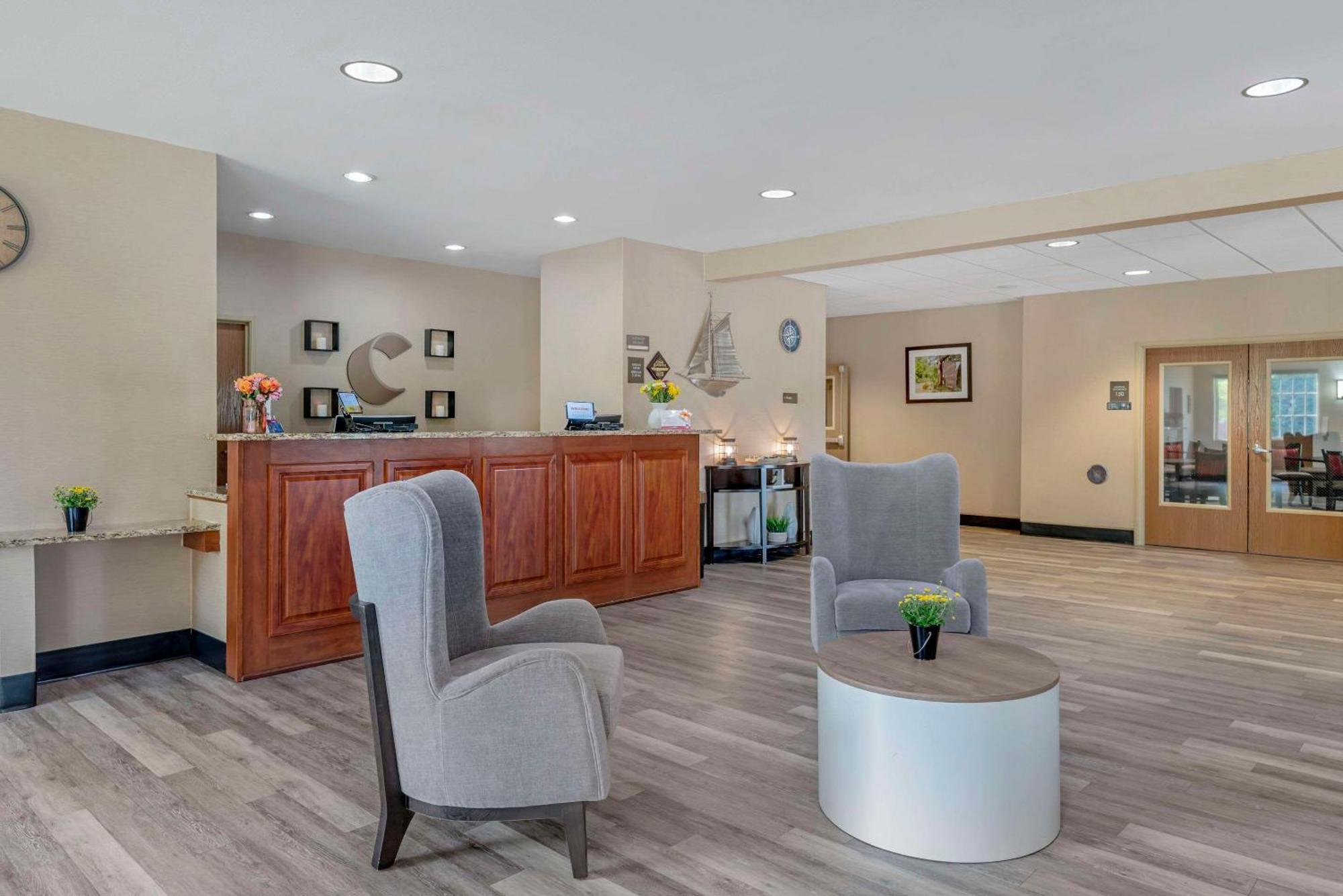 Comfort Suites Lake Geneva East Экстерьер фото