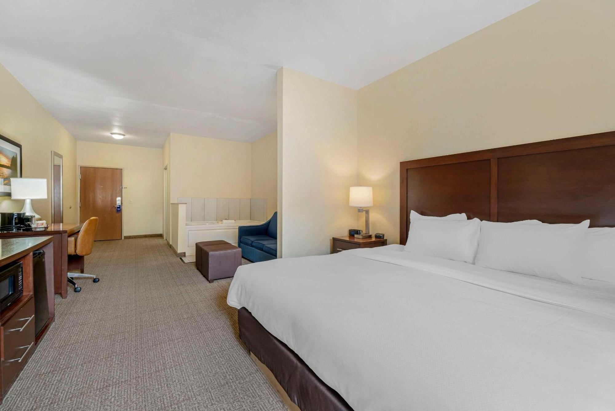 Comfort Suites Lake Geneva East Экстерьер фото
