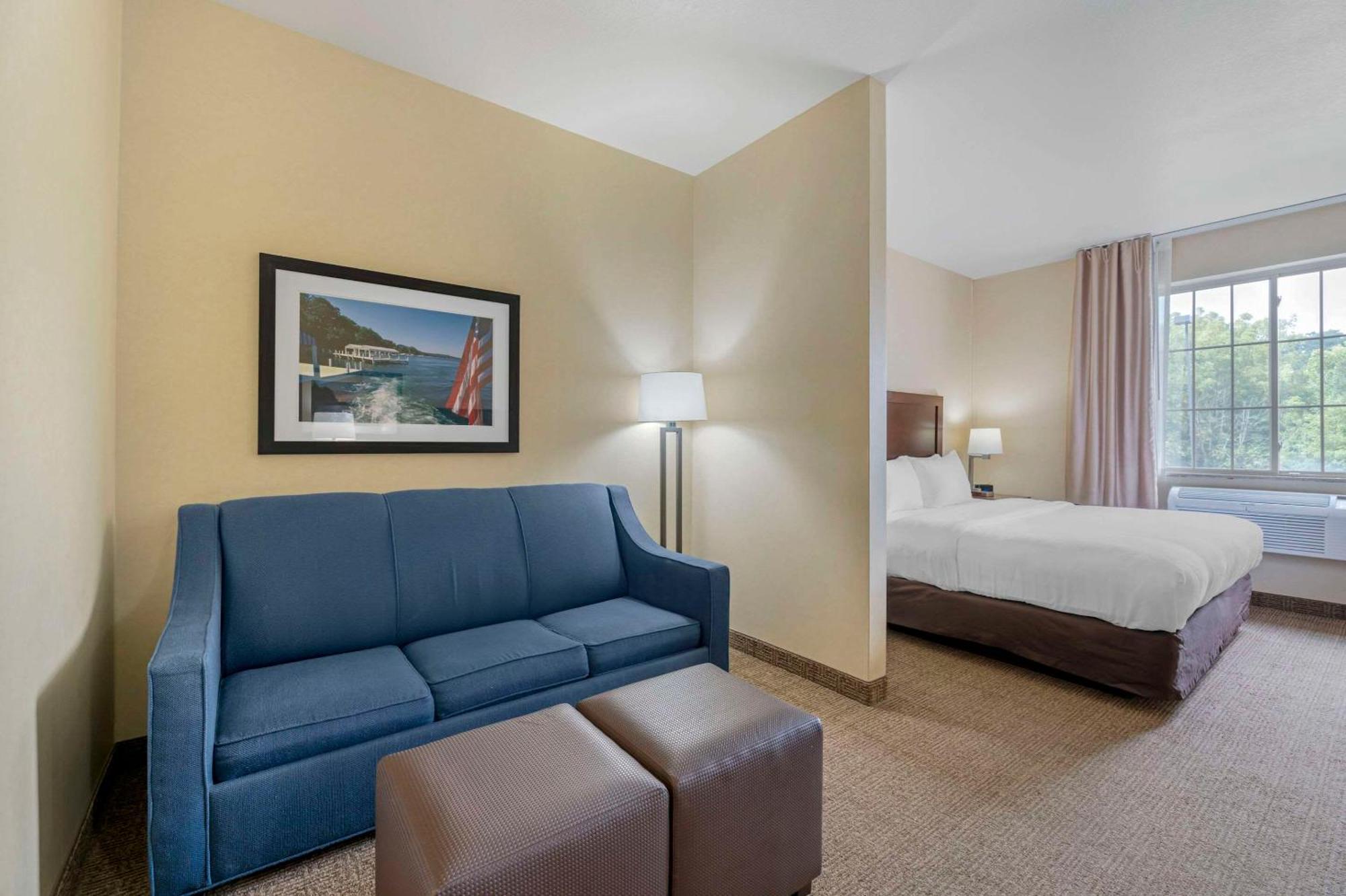 Comfort Suites Lake Geneva East Экстерьер фото
